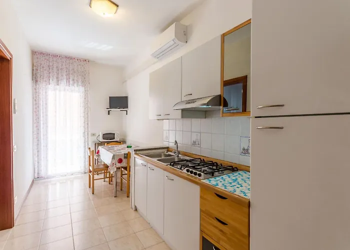 Comfy Flat By The Διαμέρισμα Μπιμπιόνε